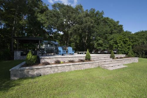 Garner 23 Pool Wall 1